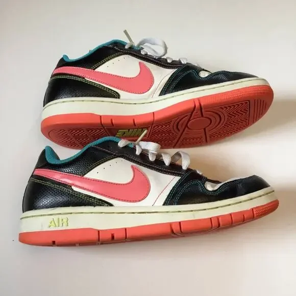 Nike Air Prestige III Blue and Pink Sneakers - Picture 5 of 9